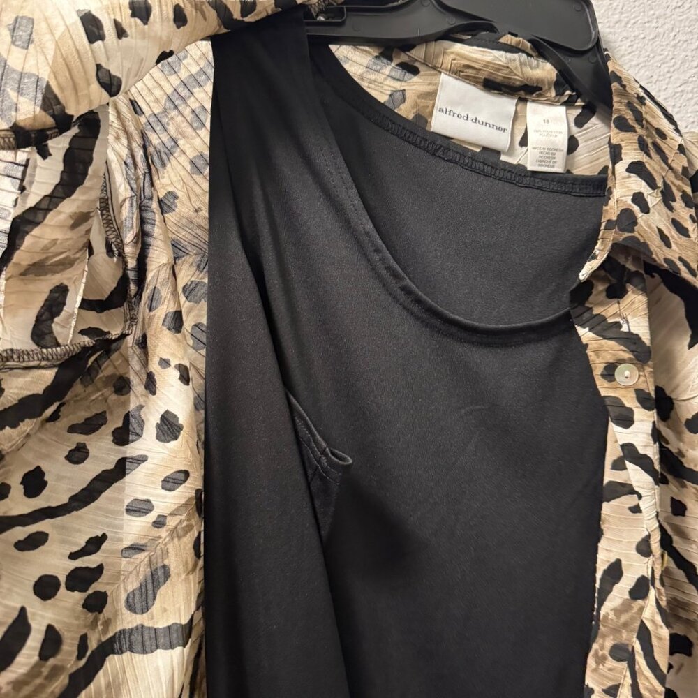 Alfred Dunner Leopard Print Button-Down Blouse Wi… - image 4